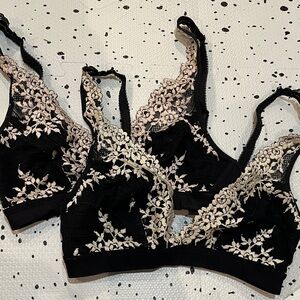 Wacoal bralettes black lace halter 34